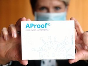 Forscher aus Sachsen entwickeln Corona-Antikörpertest für zuhause - Eine Packung mit neuem Corona-Antikörpertest von Adversis Pharma.