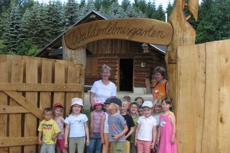 Forst lädt zu Familientag in den Walderlebnisgarten in Treuener Ortsteil ein - Der neue Eingang des Walderlebnisgartens.