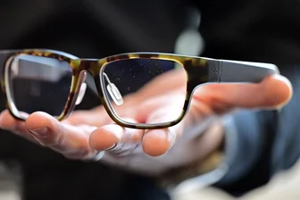 Fotoverbot im Bad – Datenbrillen sorgen für Unsicherheit - Bei den Dresdner Bädern ist geregelt, dass in den Saunen das Mitführen von Kameras samt Smart Glasses untersagt ist. (Symbolbild) 