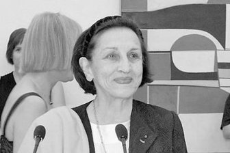 Françoise Gilot mit 101 Jahren gestorben: Trauer um Malerin und Picasso-Geliebte - Die Lebensgefährtin des Künstlers Pablo Picasso ist im Alter von 101 Jahren gestorben. Sie begleitete in Chemnitz die große Picasso -Schau 2003 in der Kunstsammlung.