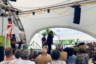Frank Schöbel lässt Landesgartenschau "Wie ein Stern" erstrahlen - Frank Schöbel trat am Sonntag auf der Laga in Frankenberg auf.