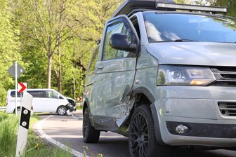 Frankenberg: Behinderungen durch Unfall auf B 180 - Zwei Transporter sind auf der B 180 zusammengestoßen.