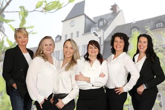 Frankenberg: Bündnis Sahra Wagenknecht mit vier Frauen neu im Stadtrat - Für das Bündnis Sahra Wagenknecht in Frankenberg traten an: Konstanze Meyer, Romy Mühl, Birgit Mohr, Lisa Rudowski, Katja Fischer und Margret Witzschel-Weinhold (v. l.).