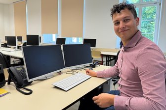 Frankenberg: Doktorand hilft als Informatiklehrer aus und wird Seiteneinsteiger - Kevin Blümel unterrichtet als Seiteneinsteiger Informatik und Mathematik am Frankenberger Martin-Luther-Gymnasium.