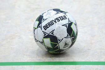 Frankenberg: Fußballturnier der Evangelischen Grundschule - Gekickt wird in der Dreifeldturnhalle der Stadt (Symbolbild).