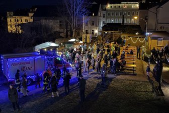 Frankenberg: Großvermieter punktet mit neuem kleinen Weihnachtsmarkt - Zu den Höhepunkten des WGF-Weihnachtsmarktes gehörte der Besuch des Nikolaus-Express aus Dittersbach.