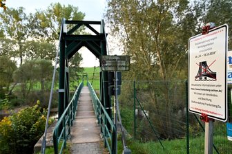 Frankenberg: Hängebrücke über die Zschopau wird mehrere Tage gesperrt - Die Hängebrücke in Sachsenburg wird ab Montag für mehrere Tage gesperrt.