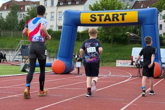 Frankenberg: Laufrunden drehen für guten Zweck - Der Spendenlauf des Gymnasiums findet erneut auf der Jahnkampfbahn statt.