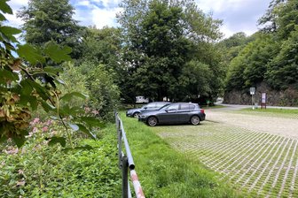 Frankenberg: Parkplatz in Sachsenburg wird gesperrt - Der Parkplatz unterhalb von Schloss Sachsenburg wird in Kürze gesperrt.