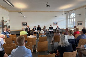 Frankenberg: So soll es bei Bus und Bahn noch besser werden - Drei Dutzend Besucher waren zum Mobilitätsforum ins Haus der Vereine gekommen.