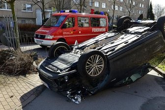 Frankenberg: VW landet auf dem Dach - 