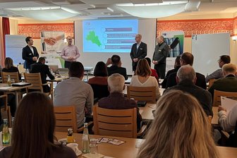 Frankenberg: Wie angelt man sich eine Fachkraft fürs Unternehmen auf dem Land? - Tipps, wie man neue Mitarbeiter gewinnen und vorhandene ans Unternehmen binden kann - darum ging es bei einem IHK-Netzwerktreffen am 5. März im Akzent-Hotel Frankenberg.