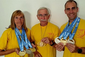 Frankenberger Familie holt sechs Medaillen bei Leichtathletik-EM - Sechs Medaillen gingen allein an die Familie Herrmann aus Frankenberg. Jeweils drei gewannen Petra und Matti Herrmann (r.), Lutz Herrmann verpasste als Vierter im Stabhochsprung weiteres Edelmetall nur knapp.