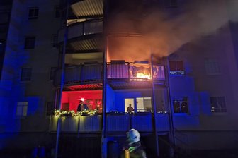 Frankenberger Feuerwehr über den Jahreswechsel im Dauereinsatz - Am 31. Dezember wurde die Frankenberger Feuerwehr zu einem Balkonbrand gerufen.