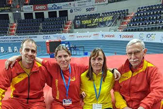 Frankenberger Leichtathleten: Erfolgreicher „Familienausflug“ zur Masters-EM in Polen - Abgesahnt bei der Masters-Europameisterschaft im polnischen Torun: Familie Herrmann vom SV Vorwärts Frankenberg (v. l. Matti, Bianka, Petra und Lutz) gewannen zusammen zehn Medaillen bei elf Starts.