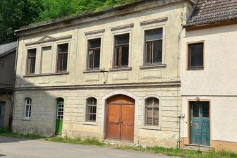Frankenberger Stadtrat gibt grünes Licht für KZ-Gedenkstätte in Sachsenburg - In diesem Nebengebäude soll die Gedenkstätte zum ehemaligen Konzentrationslager Sachsenburg errichtet werden.