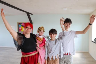 Frankenbergerin erfüllt sich Traum mit eigenem Tanzstudio - Mandy Schmieder mit ihrer Tochter Mailien und den Söhnen Lucien und Joél in ihrem Tanzstudio in Frankenberg.