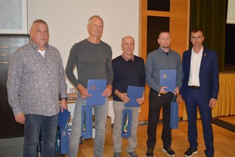 Frankenbergs neue Finanz-Chefin kommt aus Chemnitz - Die Ortsvorsteher Heiko Heilmann, Matthias Bergk, Achim Thimann und René Lüth erhielten von Oliver Gerstner (v.l.) ihrer Ernennungsurkunden. Jörg Hilger fehlte entschuldigt.