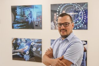 Frankfurt, Ottawa, Chemnitz: Der Chef eines Tech-Unternehmens zwischen Landluft und der Zukunft von Mobilität - Sven Hänsel ist Gründer der Hanecs GmbH. Die Firma entwickelt unter anderem Software für die Automobilbranche. In Chemnitz wurde vor Kurzem ein neuer Standort eröffnet.