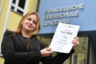 Französisch als Leidenschaft: Achtklässlerin der Oberschule Lunzenau überzeugt bei Sprachwettbewerb - Amy Kießig, Schülerin der Evangelischen Oberschule Lunzenau, hat einen zweiten Platz bei der Fremdsprachenolympiade erreicht.