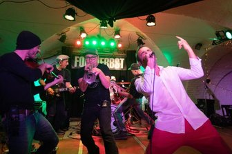 Französische Band reißt Publikum mit -