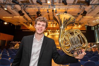 Französischer Hornist siegt in Markneukirchen - Antoine Jeannot aus Frankreich ist der 1. Preisträger im Fach Horn in Markneukirchen.