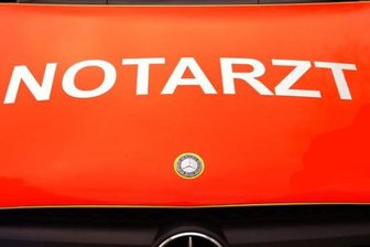 Frau aus Teich in Crimmitschau geborgen - Unbekannte stirbt im Krankenhaus -