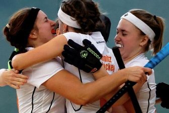 Frauen des Post SV schaffen den Durchmarsch - Jubel bei den Hockeyfrauen des Post SV: Sie steigen in die 2. Bundesliga auf.