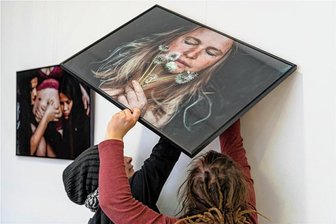 Frauen vier Tage lang im Blickpunkt: Veranstaltungsreihe in und um Rochlitz - Für die Veranstaltungsreihe "Weibliche Einblicke" zum Internationalen Frauentag wird im Rochlitzer Rathaus eine Ausstellung mit Fotografien von Karla Mohr und Franziska Barth zu sehen sein. 
