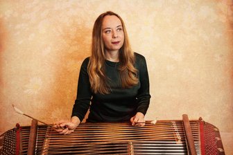 Frauenstein: Das Cimbalom im Lebenslauf von Silbermann - Enikö Ginzery wird im Frauensteiner Silbermann-Museum auf dem Cimbalom musizieren.