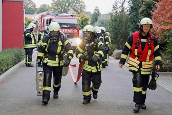 Fraureuth: Feuerwehrübung in der Spindel- und Lagerungstechnik GmbH - 