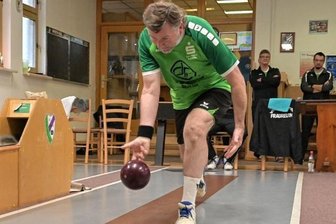 Fraureuther bezwingen Spitzenreiter - Alles für seine Fraureuther Mannschaft gab auch Reiner Schumann. Er hatte im Vorfeld des Bundesliga-Duells wie einige andere Teamgefährten mit gesundheitlichen Problemen zu kämpfen und musste während des Wettkampfes zwei Behandlungspausen in Anspruch nehmen.