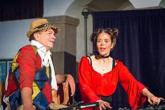 Frei nach Shakespeare: Theater in der Böttcherfabrik Pobershau - Rike Joeinig und Andreas Hüttner spielen am 21. August in der Böttcherfabrik Theater.