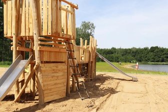 Freibäder in Freiberg auf Hitze und Gäste eingestellt - Am Waldbad Großer Teich erwartet die kleinen Besucher ein neuer Abenteuerspielplatz, dessen Highlight ein Piratenschiff ist. 