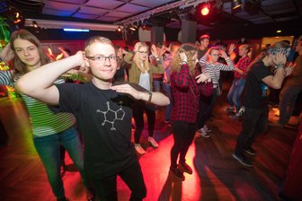 Freiberg: 300 Gäste bei Erstsemesterparty - Rund 300 Gäste haben bei der Ersti-Party in der Alten Mensa Freiberg ihren Studienbeginn gefeiert.