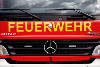 Freiberg: Angebranntes Essen ruft Feuerwehr auf den Plan - Die Feuerwehr im Einsatz.