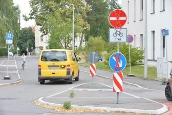 Freiberg: Baustelle sorgt für Chaos und Verwirrung - Wie komme ich am besten durch Freiberg? Viele Straßen sind derzeit Einbahnstraßen in entgegengesetzter Richtung, wie beispielsweise die Dr.-Külz-Straße.
