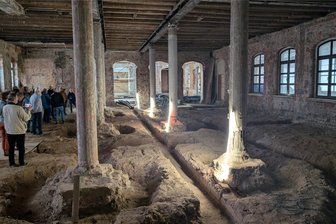 Freiberg baut Bahnhofsgebäude zum Verwaltungsgebäude um - In dieser Halle war das Reisebüro untergebracht.