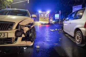 Freiberg: Beim Linksabbiegen nicht aufgepasst - Bei einem Vorfahrts-Unfall entstand am Freitagabend in Freiberg erheblicher Sachschaden.