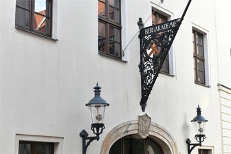 Freiberg: Bergakademie führt neues Studien-Modell mit Lehramtsoption ein - Die TU Bergakademie Freiberg, hier das Hauptgebäude in der Akademiestraße, führt ein neues Studien-Modell ein.