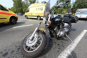 Freiberg: Biker bei Unfall auf B 101 schwer verletzt -