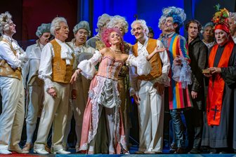 Freiberg: Bühnenball am Freitag und Samstag mit „Casanova“-Glamour - Der Bühnenball am Freitag und Samstag in Freiberg steht unter dem Motto „Casanova", Foto von einer Probe.