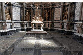 Freiberg buhlt mit verborgenen Schätzen um Kulturtouristen - Die kurfürstliche Begräbniskapelle im Dom St. Marien zu Freiberg (Foto) konnte beispielsweise 2019 bei einer begleiteten Führung besichtigt werden. Anlass waren die gut besuchten Sonderausstellungen "Ein Gott auf Reisen. Der Dresdner Mars von Giambologna" und "Freibergs Silber - Sachsens Glanz" im Museum. Von dort führte die Tour zur kurfürstlichen Grablege im Dom. Viele Besucher zeigten sich begeistert.