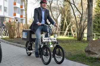 Freiberg: E-Lastenrad „Petra“ ist wieder da - Uniprofessor Bastian Pfleging kann sich freuen: Das elektrische Lastenrad „Petra“ ist wieder da.