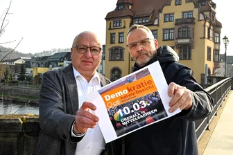 Freiberg, Flöha, Waldheim: Dirk Neubauer wirbt für Aktionstag für Demokratie am Sonntag - Steffen Ernst und Dirk Neubauer haben am Donnerstag in Waldheim den Aufruf der Kundgebung am Sonntag bekräftigt. Angemeldet wurden dort 300 Teilnehmer.