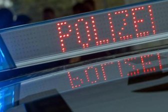 Freiberg: Graffiti-Sprayer wirft Ziegel auf Polizisten -