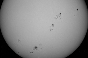 Freiberg/Großhartmannsdorf: Jetzt Sonnenflecken angucken – aber mit Spezialbrille - Die Sonne, fotografiert am Mittwoch gegen 10 Uhr von der Sternwarte Großhartmannsdorf aus.