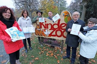 Freiberg ist familienfreundlicher Ort - Die Beteiligten aus Freiberg, von Stadtverwaltung, Tierpark oder Hotel "Regenbogenhaus" freuen sich über die Anerkennung ihrer Arbeit für familienfreundliche Standorte in der Silberstadt. 