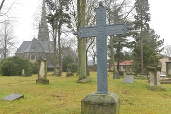 Freiberg: Jung und Alt erinnern gemeinsam an Mauerbau am 13. August 1961 - Auf dem Donatsfriedhof in Freiberg findet ein öffentliches Erinnern zum Mauerbau statt.