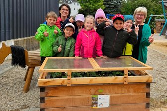 Freiberg: Kleine Nachwuchsgärtner vermehren Pflanzen selbst - Kinder in der Kita „Pusteblume“ freuen sich über ihr Anzucht- und Frühbeet-Set.